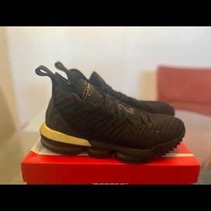 Nike lebron 16 Im king